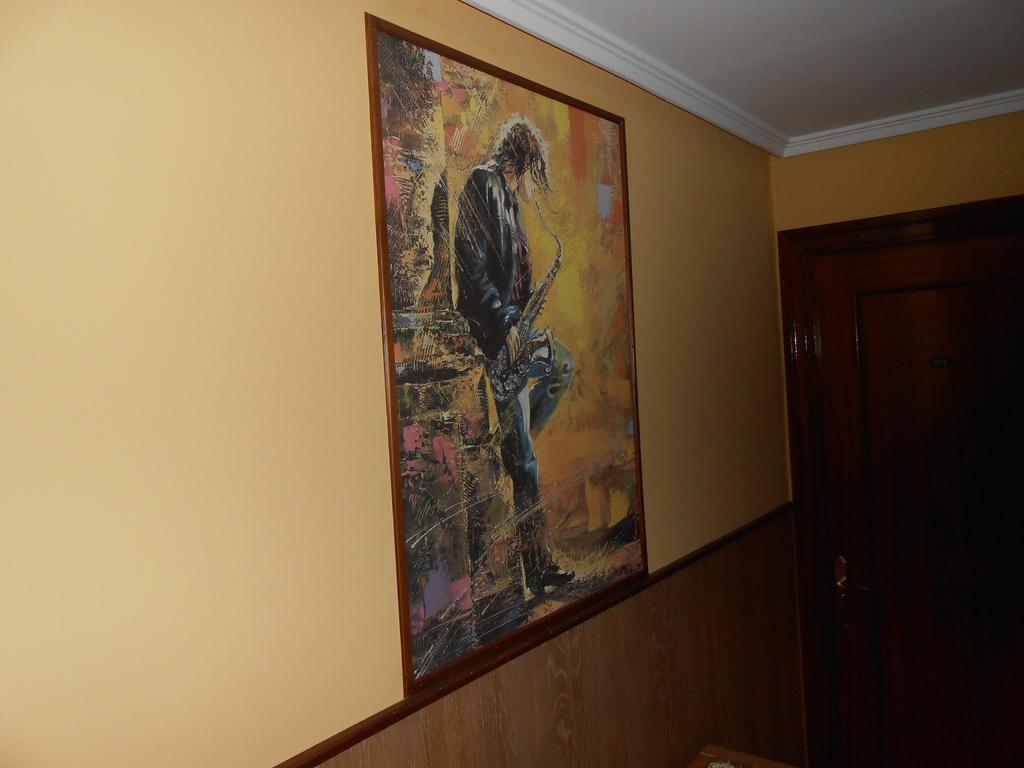 Hostal Restaurante El Abuelo Trobajo Del Camino Exterior foto