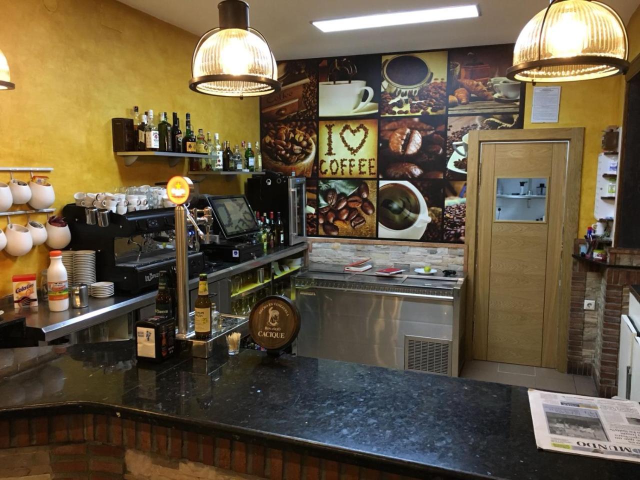 Hostal Restaurante El Abuelo Trobajo Del Camino Exterior foto